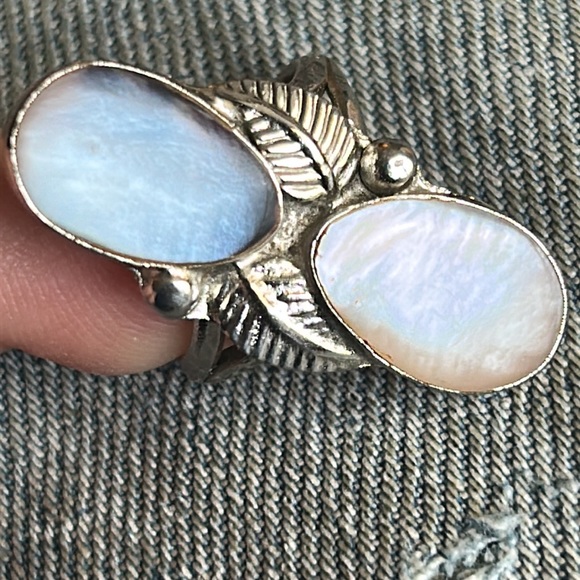 Large vintage iridescent statement ring - Picture 1 of 3
